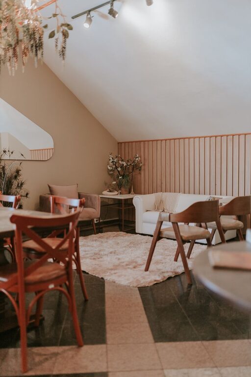 Tips for Creating a Cozy and Inviting Living Room Space